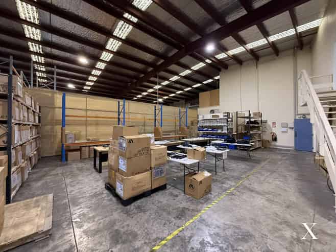 1,053sqm Mt Wellington Unit  - 20 Car Parks 