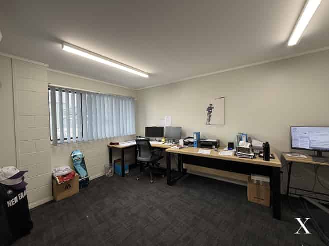 1,053sqm Mt Wellington Unit  - 20 Car Parks 