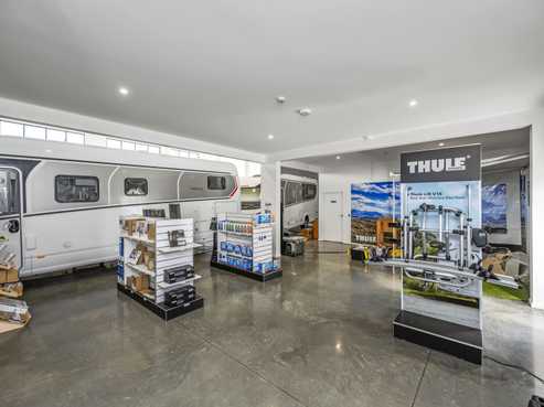 High spec, high-stud display showroom
