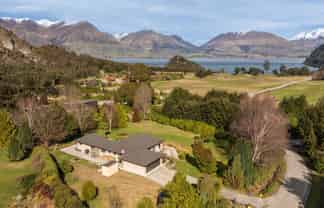 10 Cove Lane, Mount Creighton