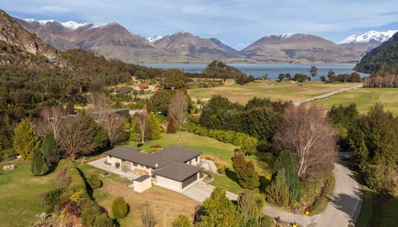 10 Cove Lane, Mount Creighton