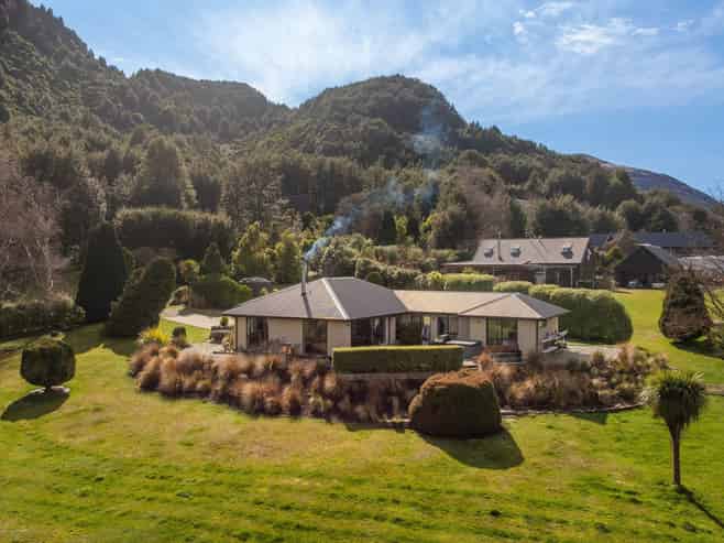 10 Cove Lane, Mount Creighton