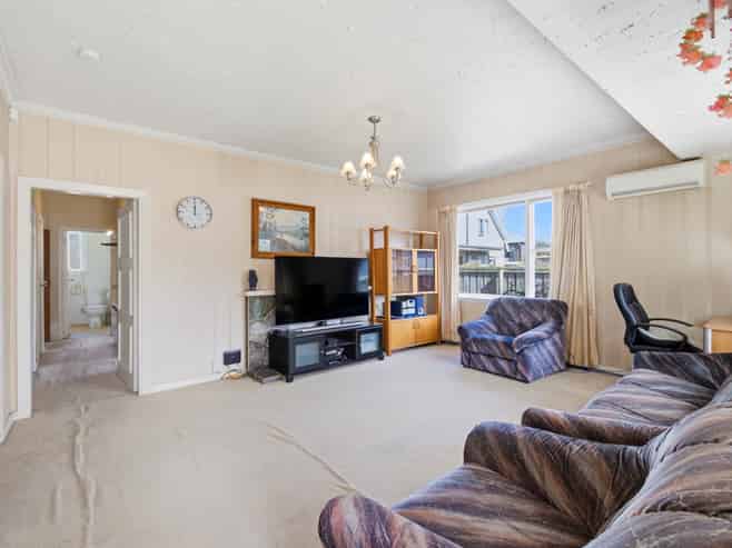 9 Rex Street, Riccarton