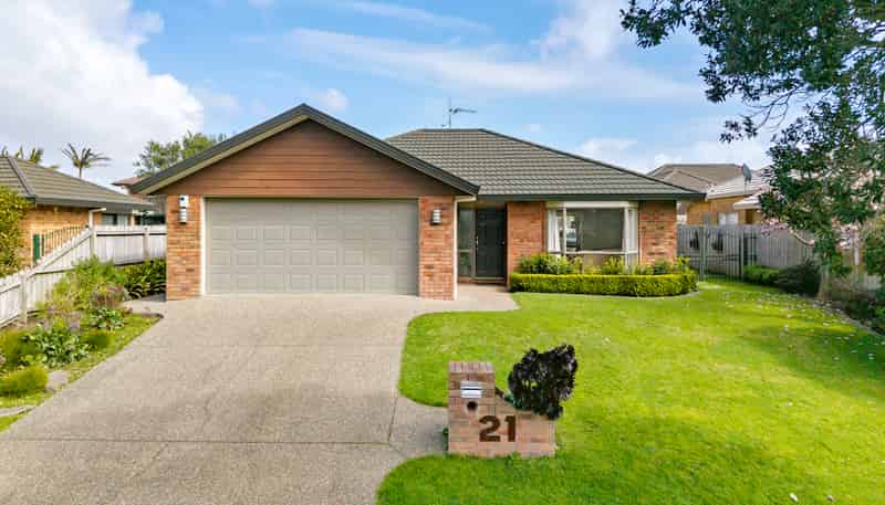 21 Norm Pellow Drive, The Gardens