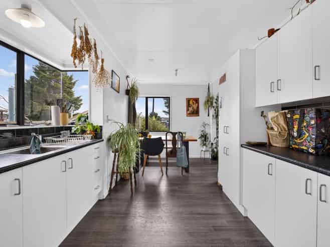 28 Cranby Crescent, Onekawa