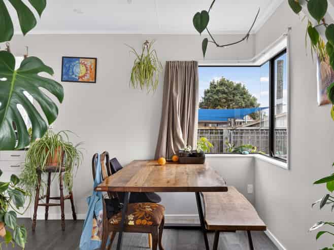 28 Cranby Crescent, Onekawa