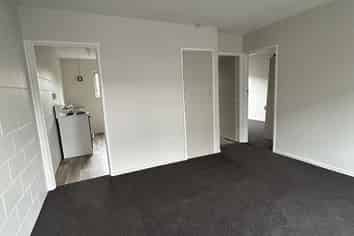 2/15A Wellington Street, Hamilton East