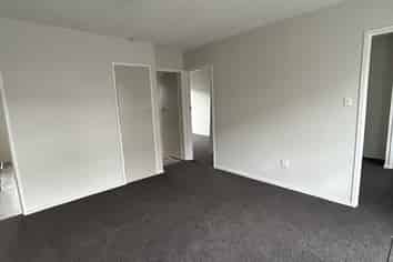 2/15A Wellington Street, Hamilton East