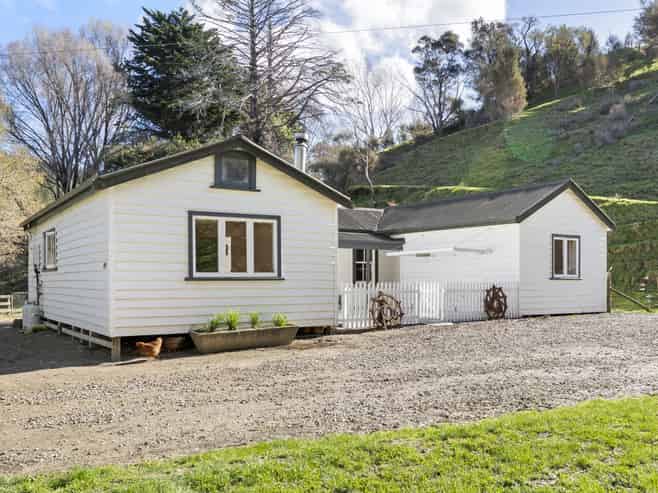 100 Adams Peak Road, Masterton