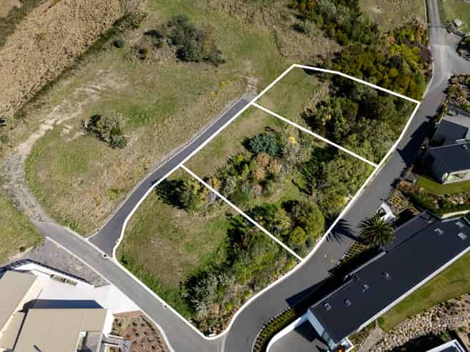 8 Ararat Lane, Clifton