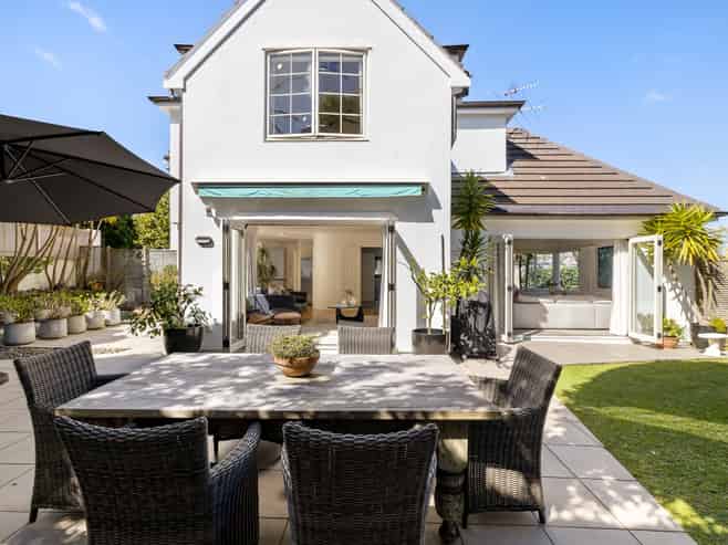2/6A Fenton Circus, Orakei