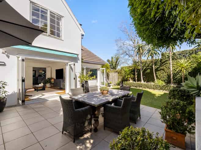 2/6A Fenton Circus, Orakei