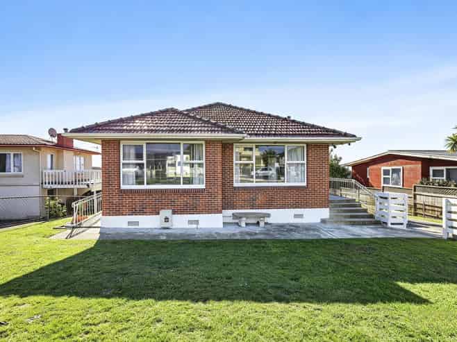73 Bradbury Road, Botany Downs