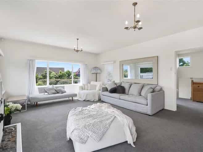 27 Tui Street, Hilltop