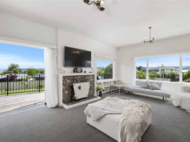 27 Tui Street, Hilltop