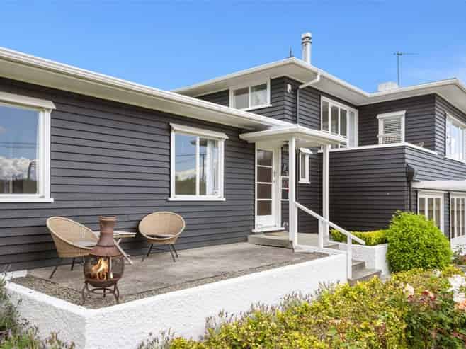 27 Tui Street, Hilltop