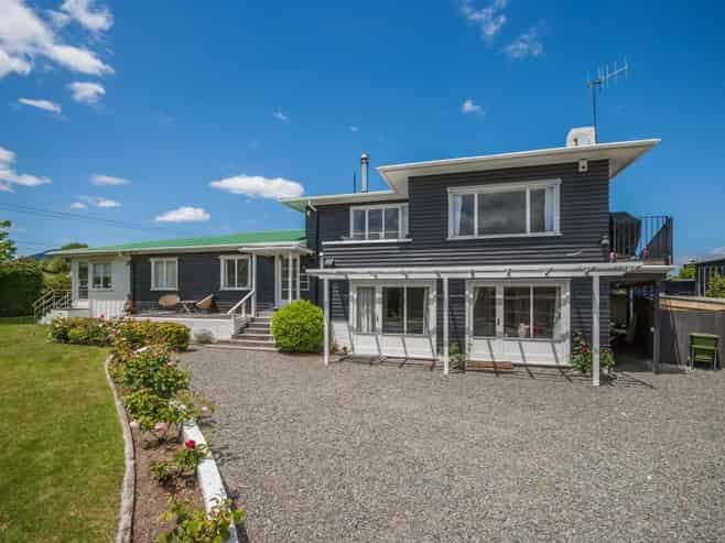 27 Tui Street, Hilltop