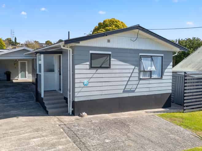 3 Huruhuru Road, Massey