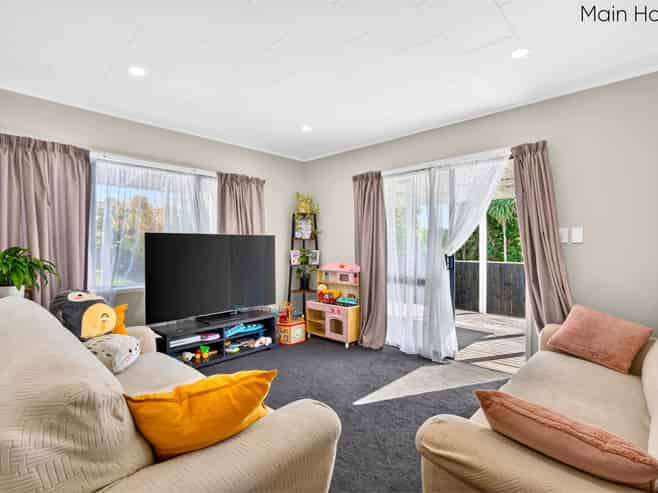3 Huruhuru Road, Massey