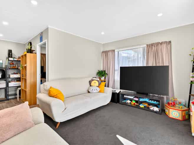 3 Huruhuru Road, Massey
