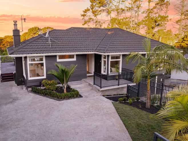 12 Crystal Avenue, Glendene