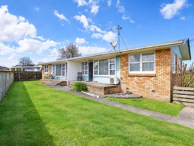 47A & 47B Saxbys Road, Deanwell