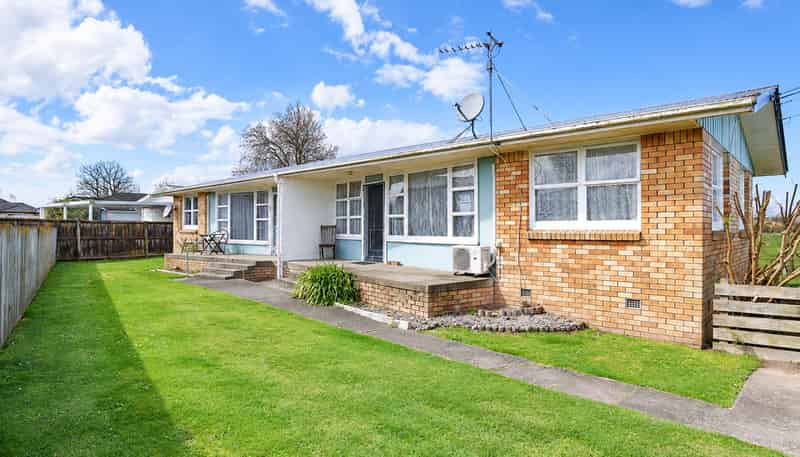 47A & 47B Saxbys Road, Deanwell