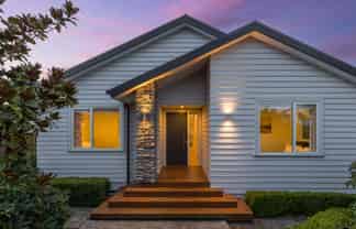 139 Edgeware Road, Saint Albans