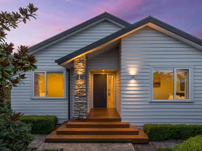 139 Edgeware Road, Saint Albans