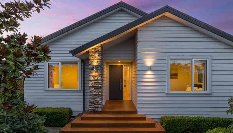 139 Edgeware Road, Saint Albans