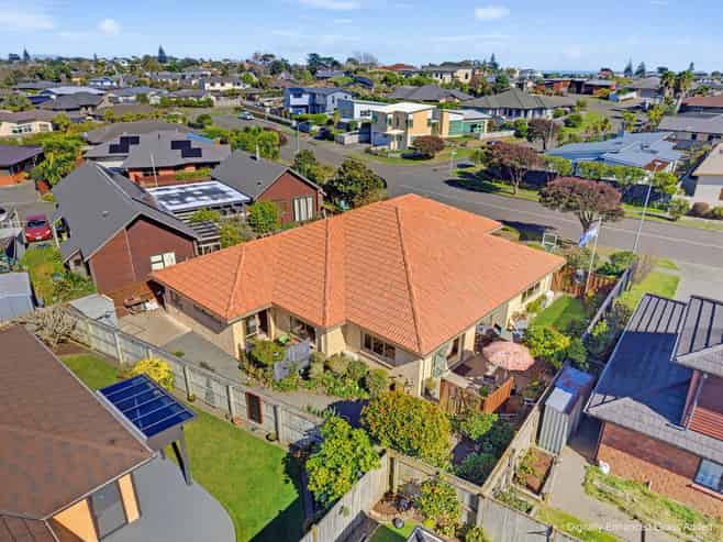 76 HillCrest Road, Raumati Beach