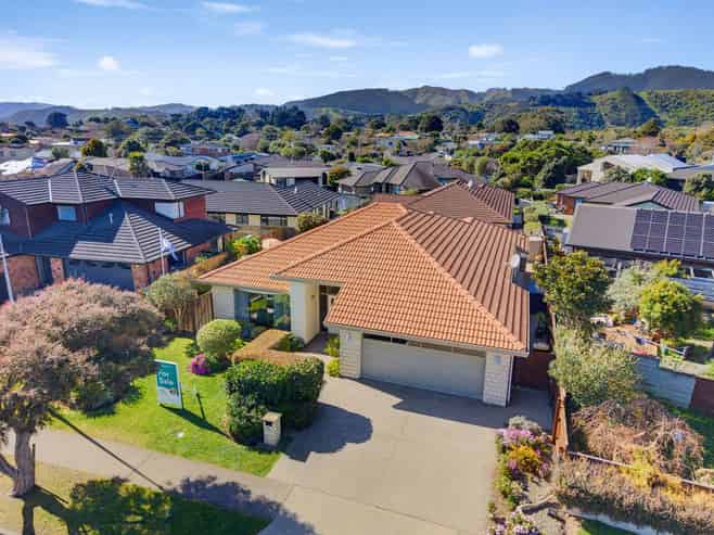 76 HillCrest Road, Raumati Beach