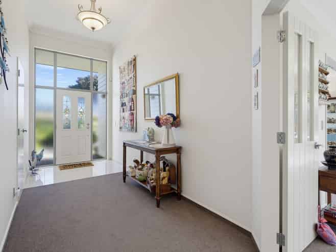 76 HillCrest Road, Raumati Beach