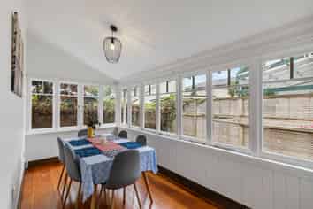 24 Peach Parade, Remuera