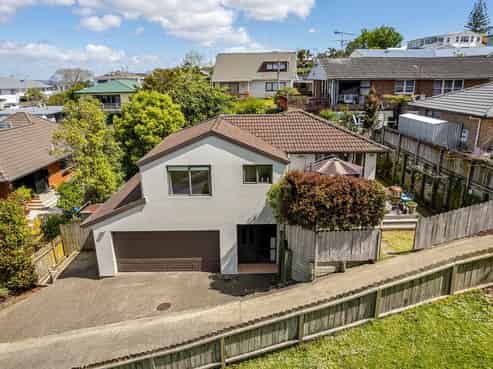 Auckland - Address withheld