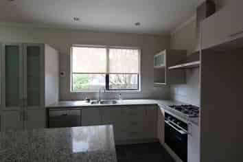 40 Greenbough Lane, Greenhithe