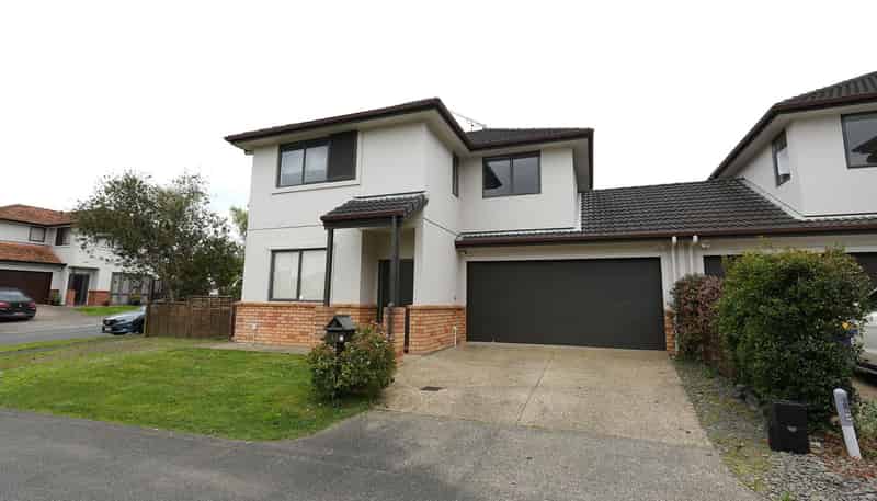 40 Greenbough Lane, Greenhithe