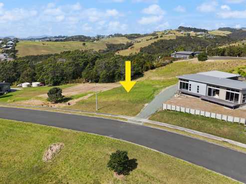 38 Dudley Crescent, Cable Bay