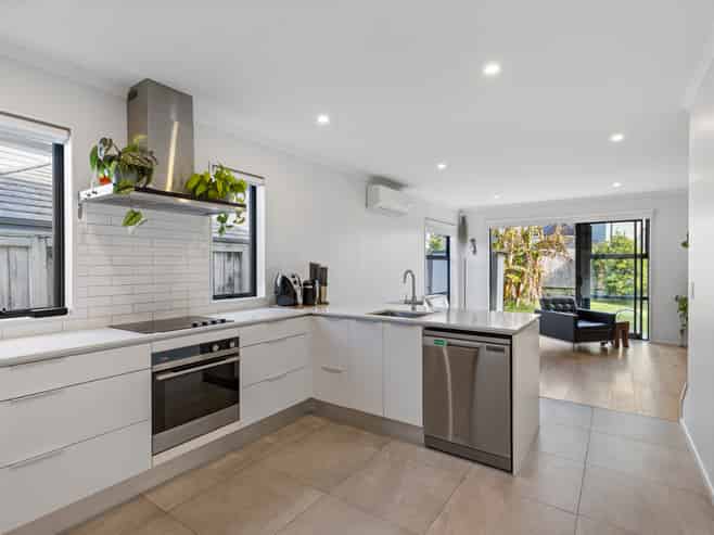 27 Vincent Mcgrath Crescent, Swanson