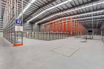 Premium Warehouse with Significant Incentives