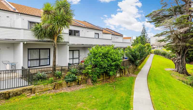 48/21  Armoy Drive, East Tamaki