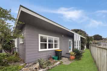 28 Nelson Street, Foxton Beach