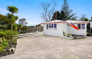 16 Parrs Cross Road, Henderson