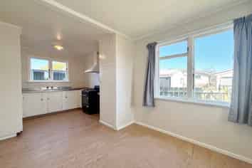 20 Bournemouth Cr, Aranui