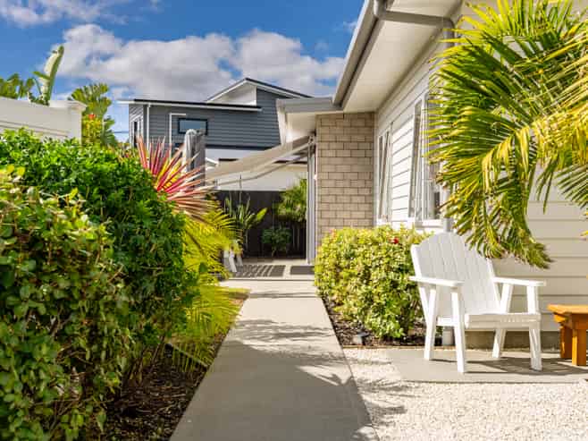 8 Puroto Place, One Tree Point