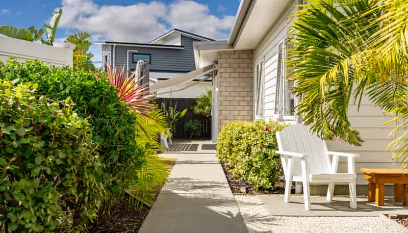 8 Puroto Place, One Tree Point