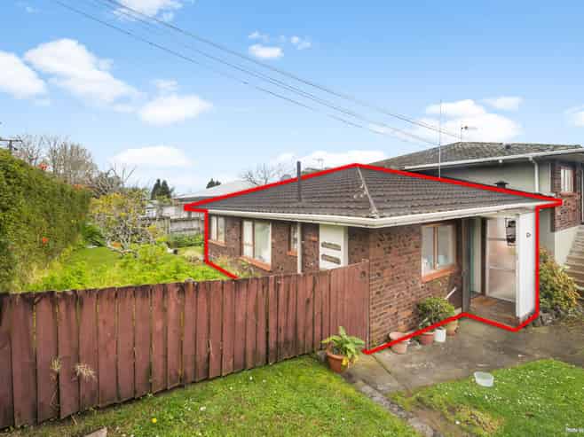 1/16 Lloyd Avenue, Mount Albert