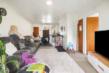 1/16 Lloyd Avenue, Mount Albert