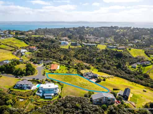 68 Balboa Drive, Matakatia