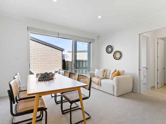 120 Squadron Drive, Hobsonville